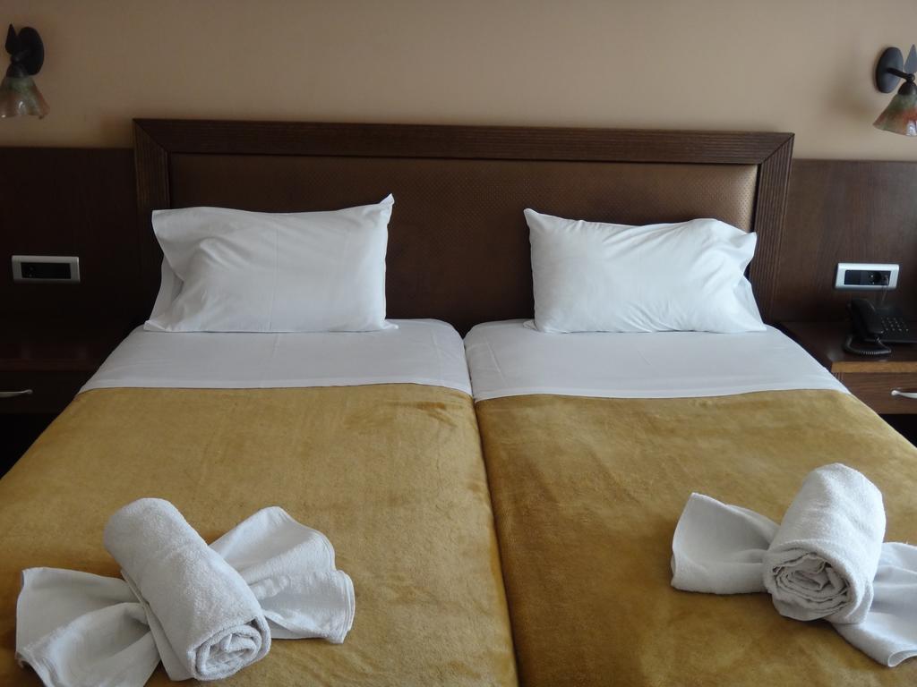 9 Queens Spa Hotel Лутра-Едіпсу Екстер'єр фото