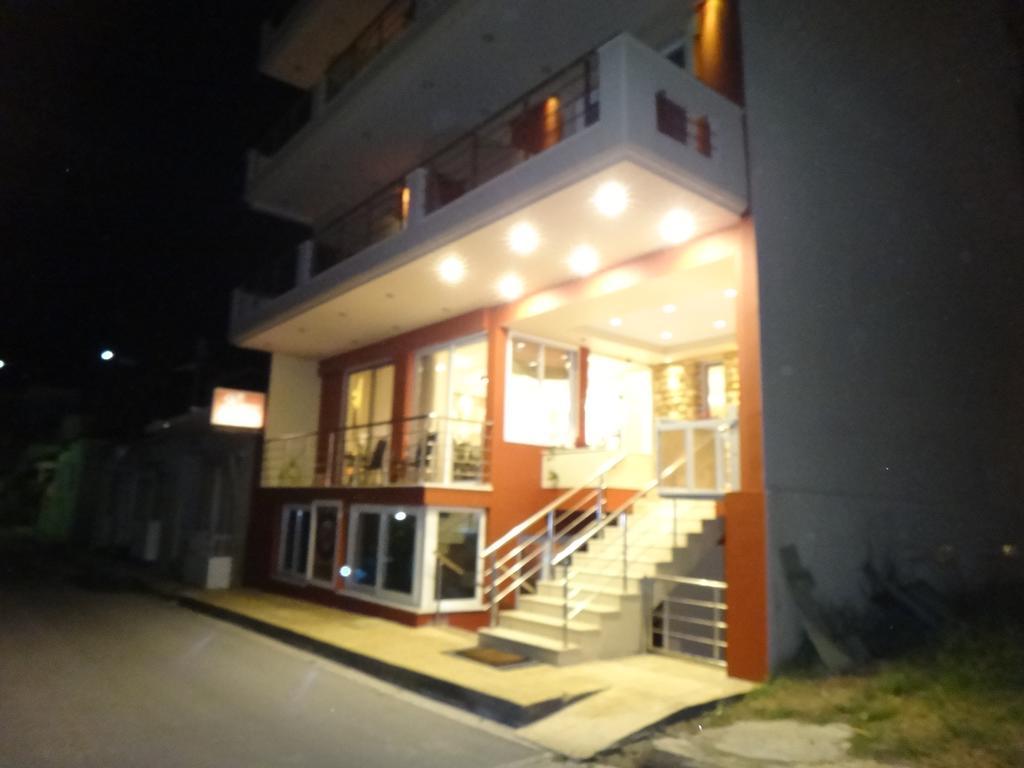 9 Queens Spa Hotel Лутра-Едіпсу Екстер'єр фото