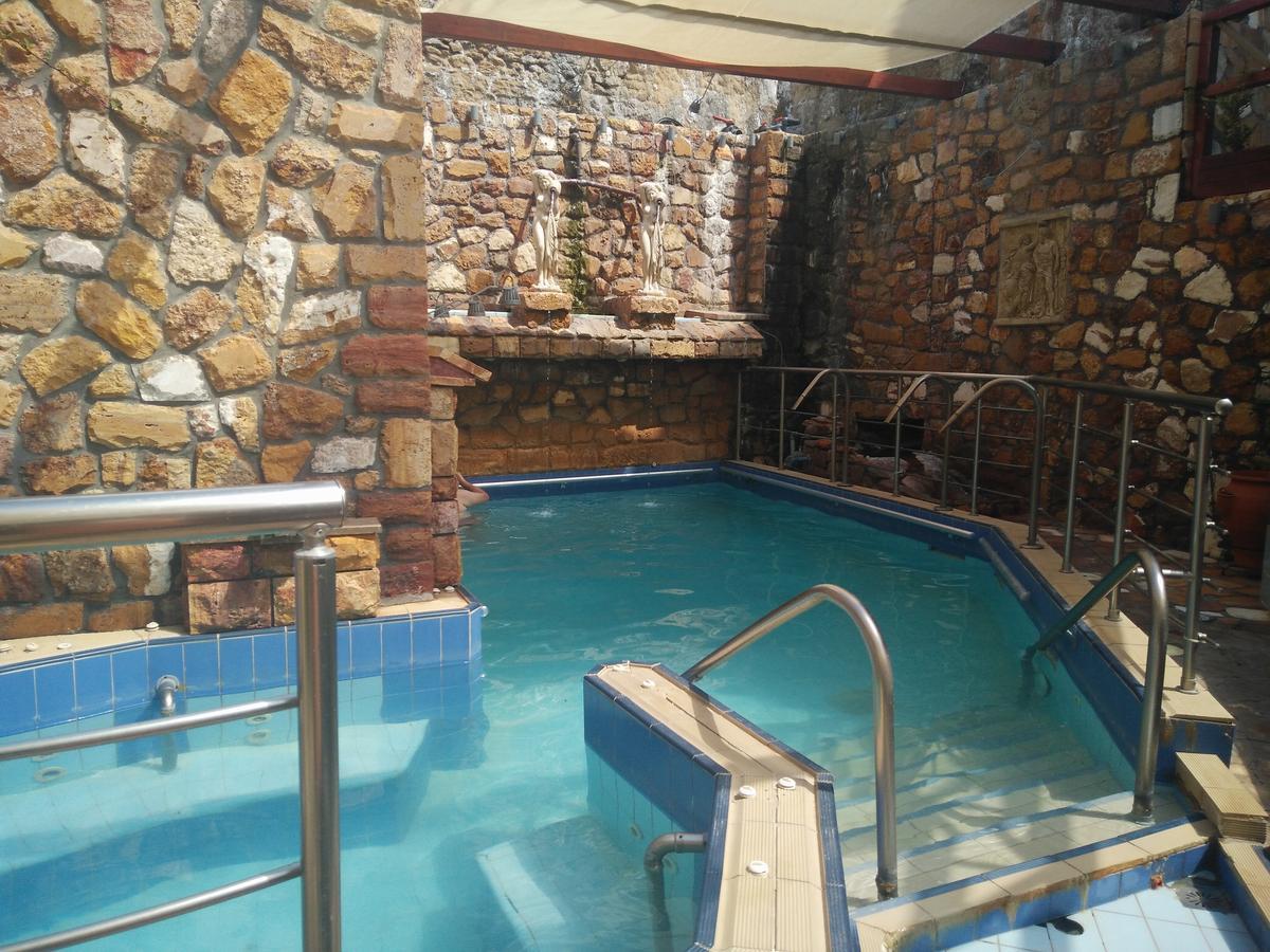 9 Queens Spa Hotel Лутра-Едіпсу Екстер'єр фото