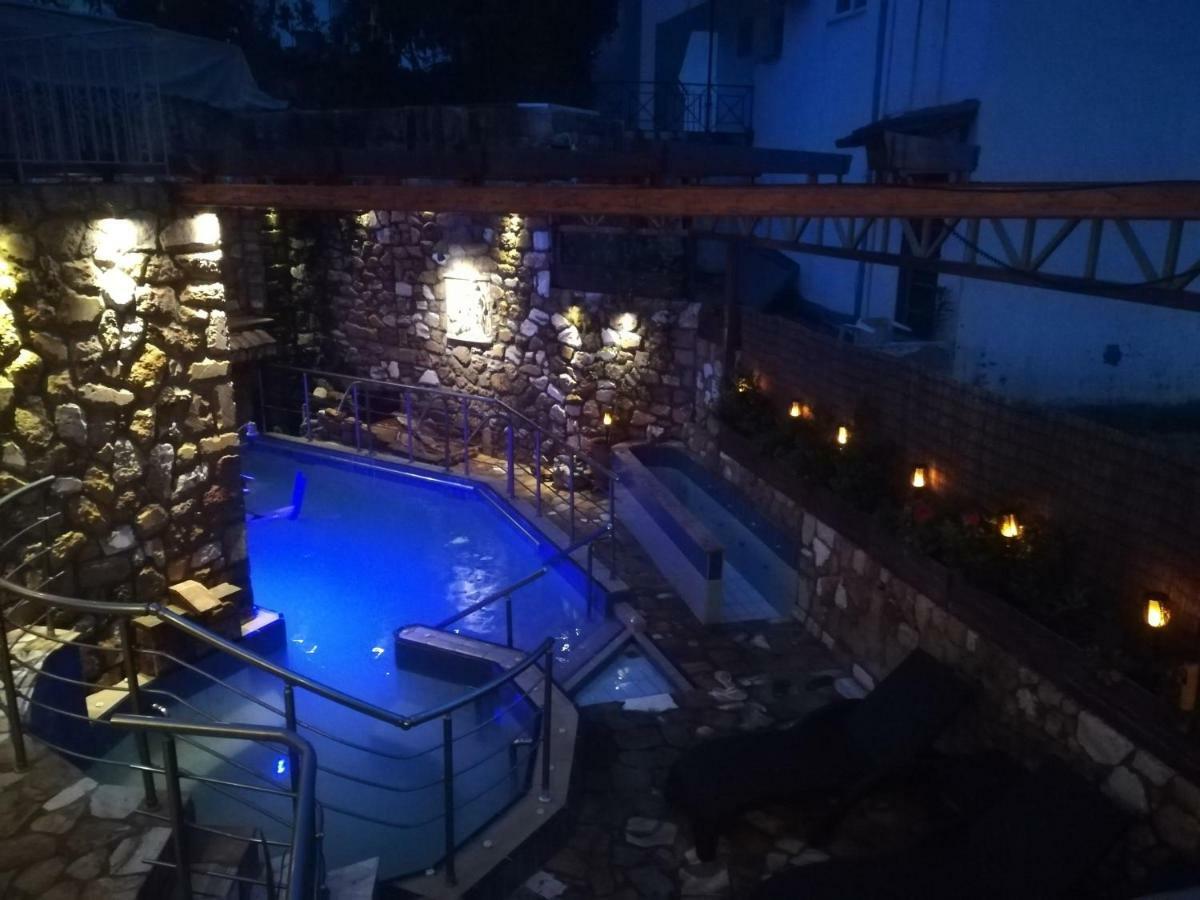 9 Queens Spa Hotel Лутра-Едіпсу Екстер'єр фото